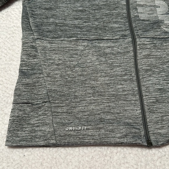 Nike Boys Dri-Fit Gray Jacket, EUC, Size Medium - Picture 5 of 10